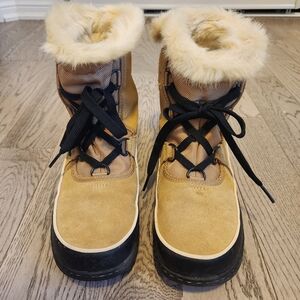 Sorel waterproof winter Fur-Lined Boots Size 8